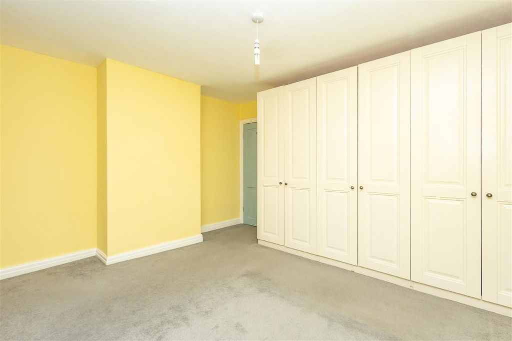 Property photo 3 of 22 Master