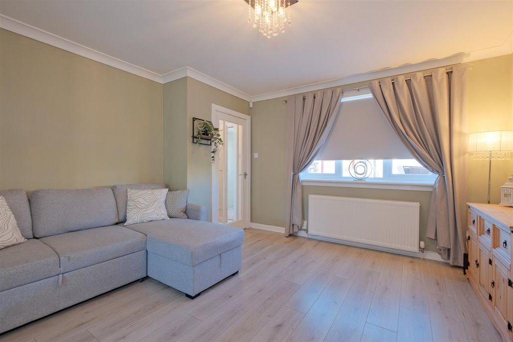 Property photo 2 of 23 Lounge