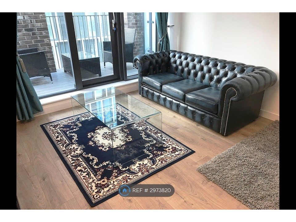 Property photo 1 of 11 One Bedroom Penthouse Next To Stratford Station