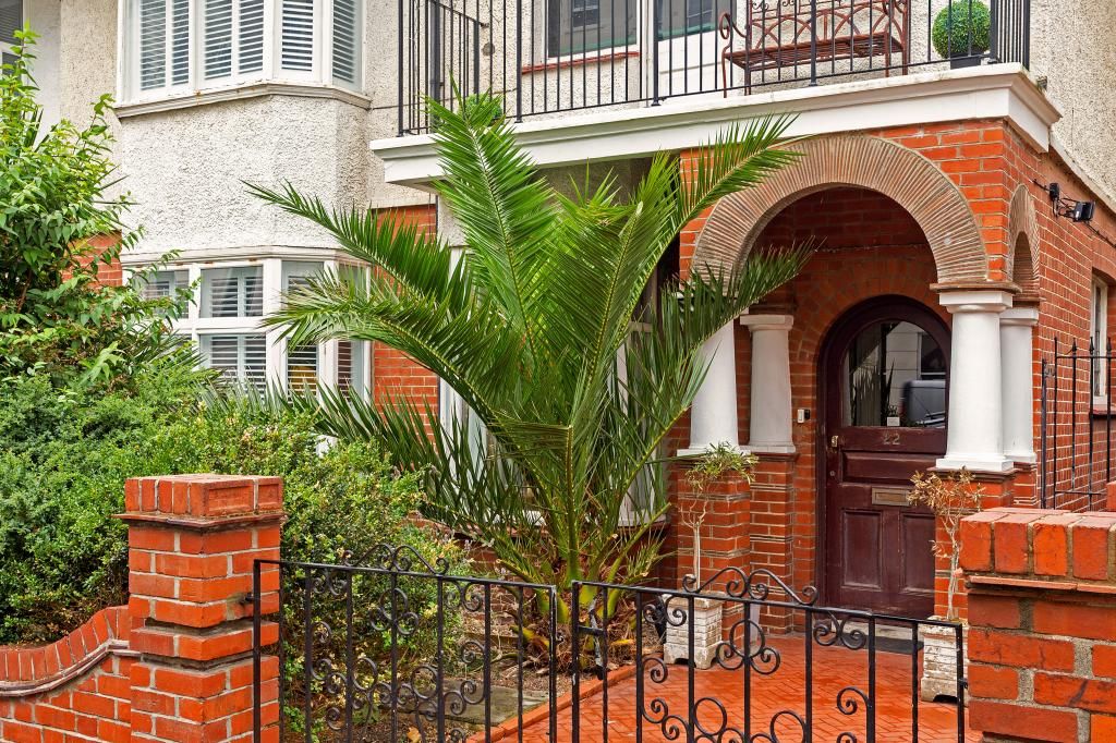 Property photo 1 of 16
