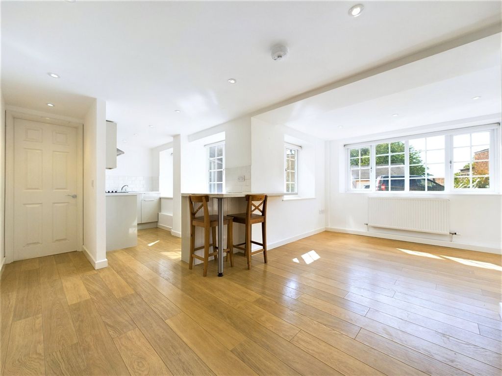 Property photo 2 of 12 Picture No. 14