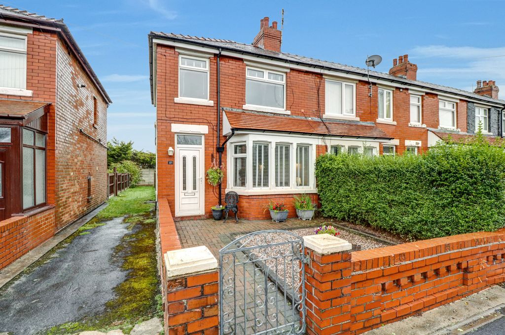 Property photo 1 of 18 Exterior-Front