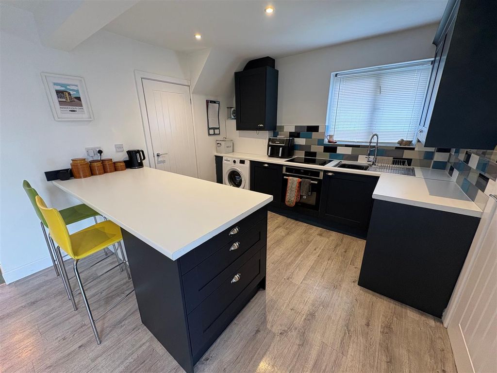 Property photo 3 of 23