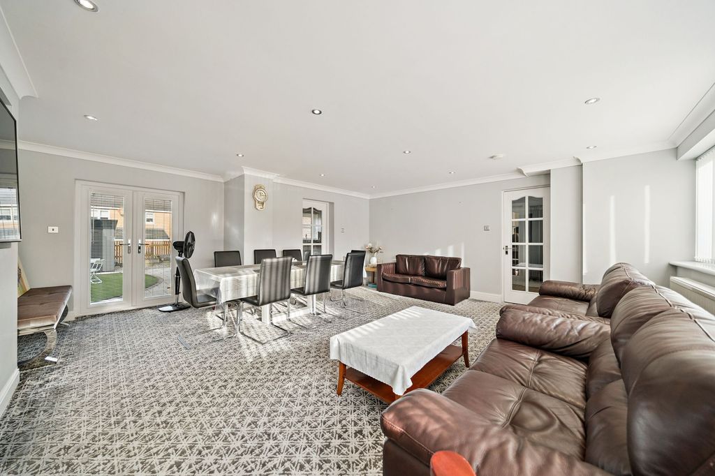 Property photo 3 of 29