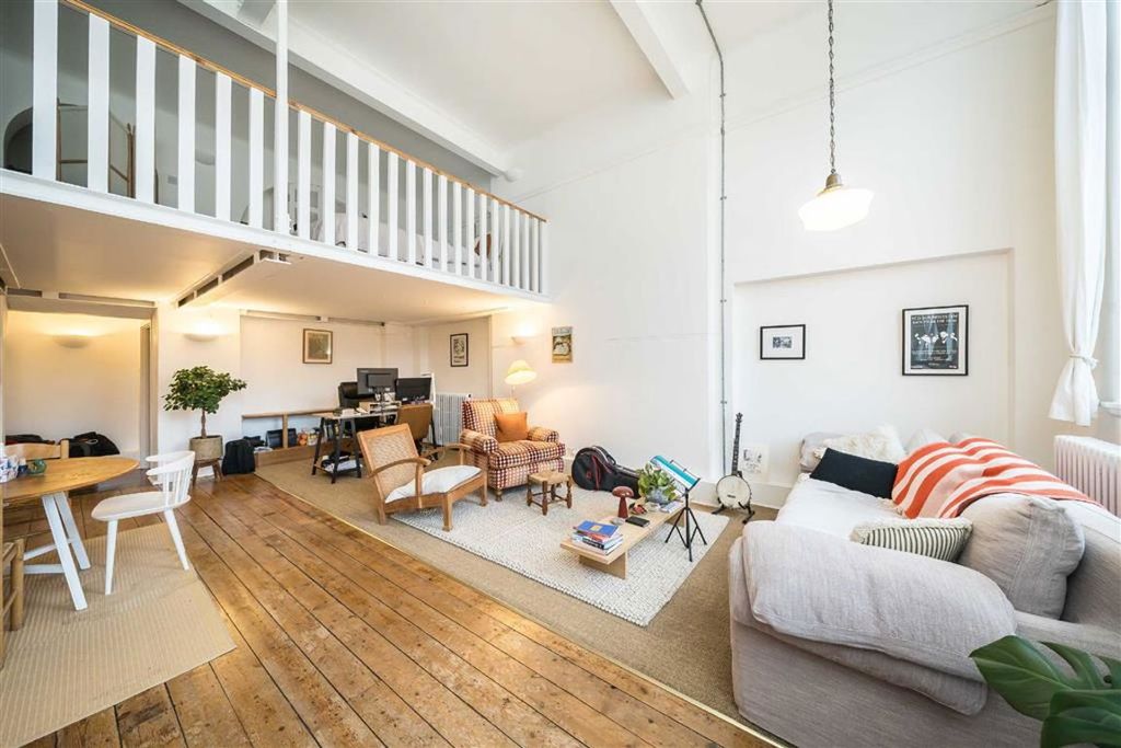 Property photo 2 of 6