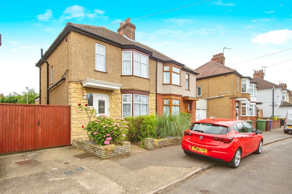 Property photo 1 of 17