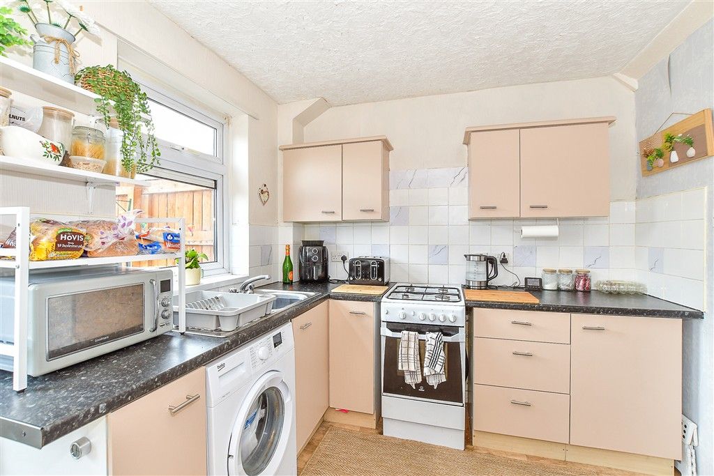 Property photo 2 of 9 Kitchen