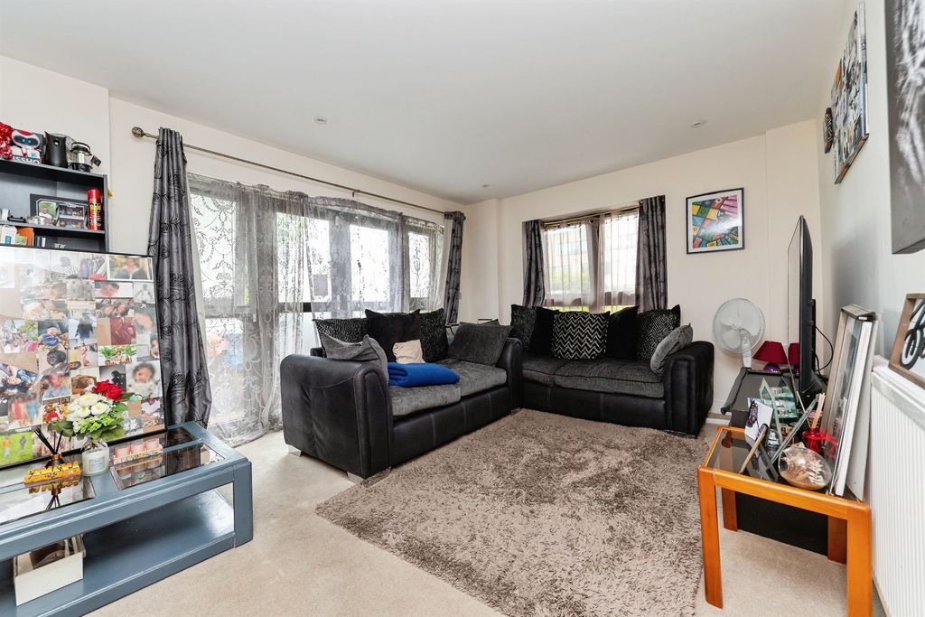 Property photo 2 of 17