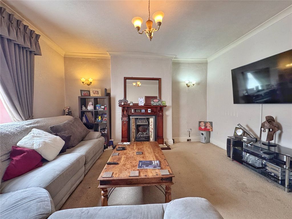 Property photo 3 of 26 Picture No. 23