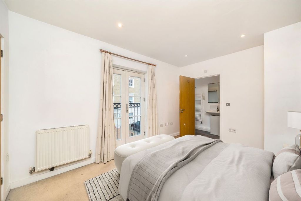 Property photo 3 of 6