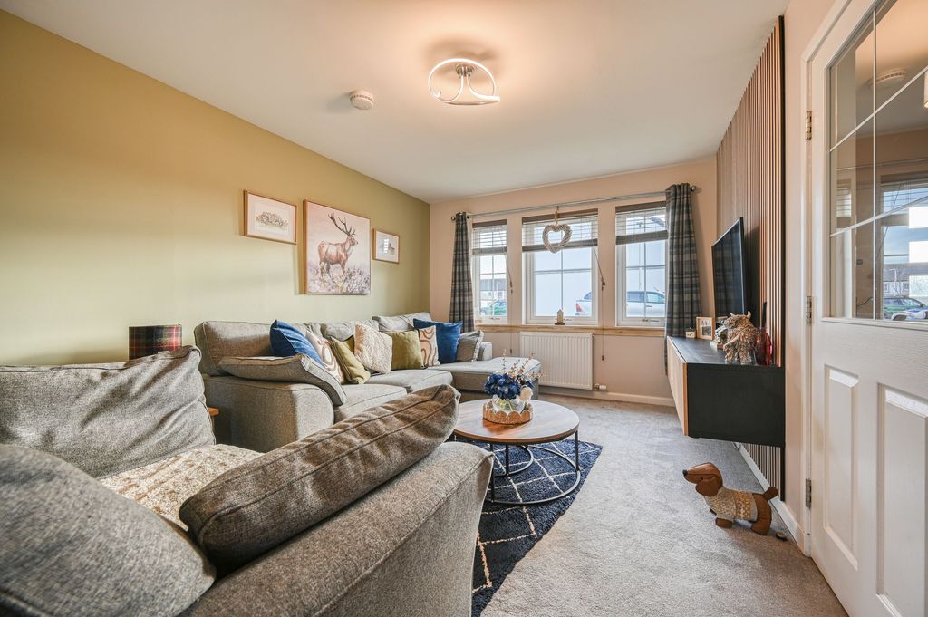 Property photo 2 of 26