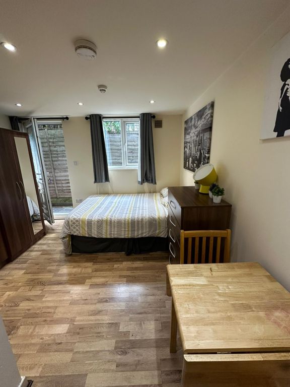 Property photo 3 of 5