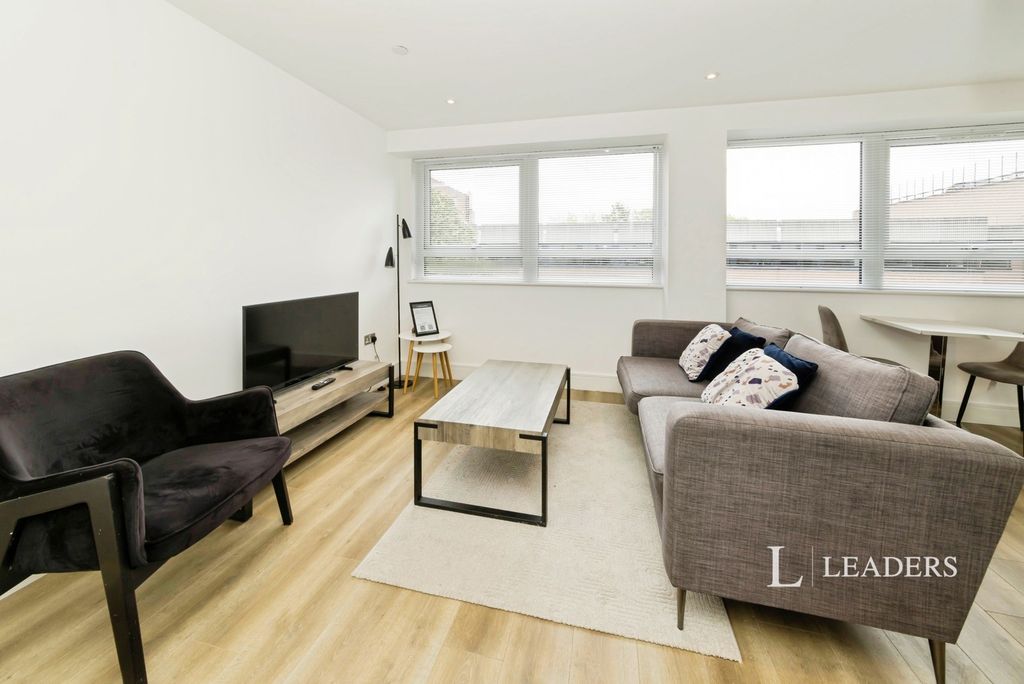 Property photo 2 of 15 Pbox-Img.Jpg