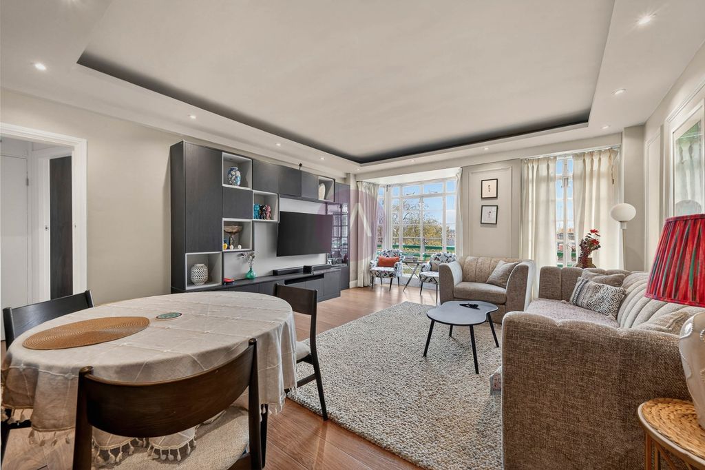 Property photo 1 of 14 Picture No. 12