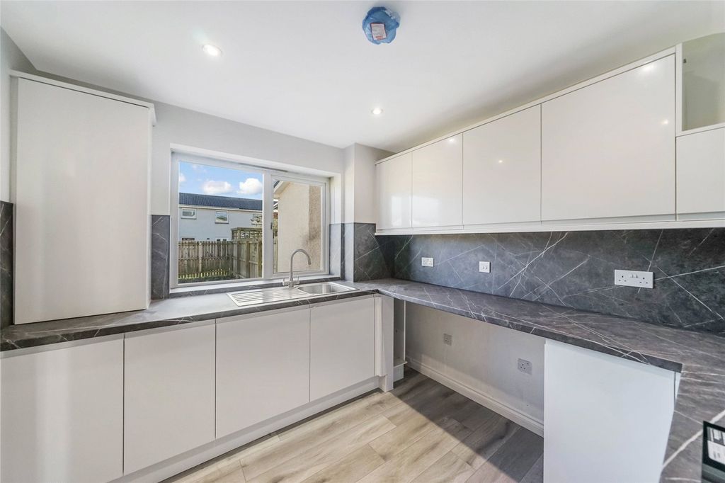 Property photo 3 of 21 Picture No. 09