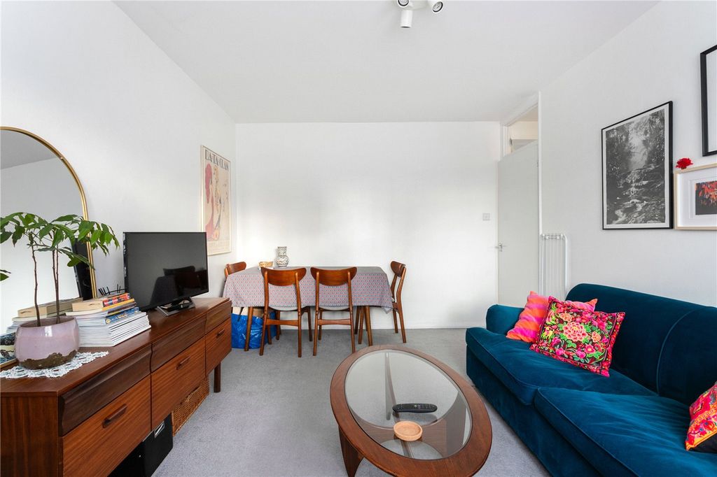 Property photo 2 of 11 Picture No. 12