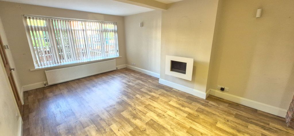 Property photo 2 of 26