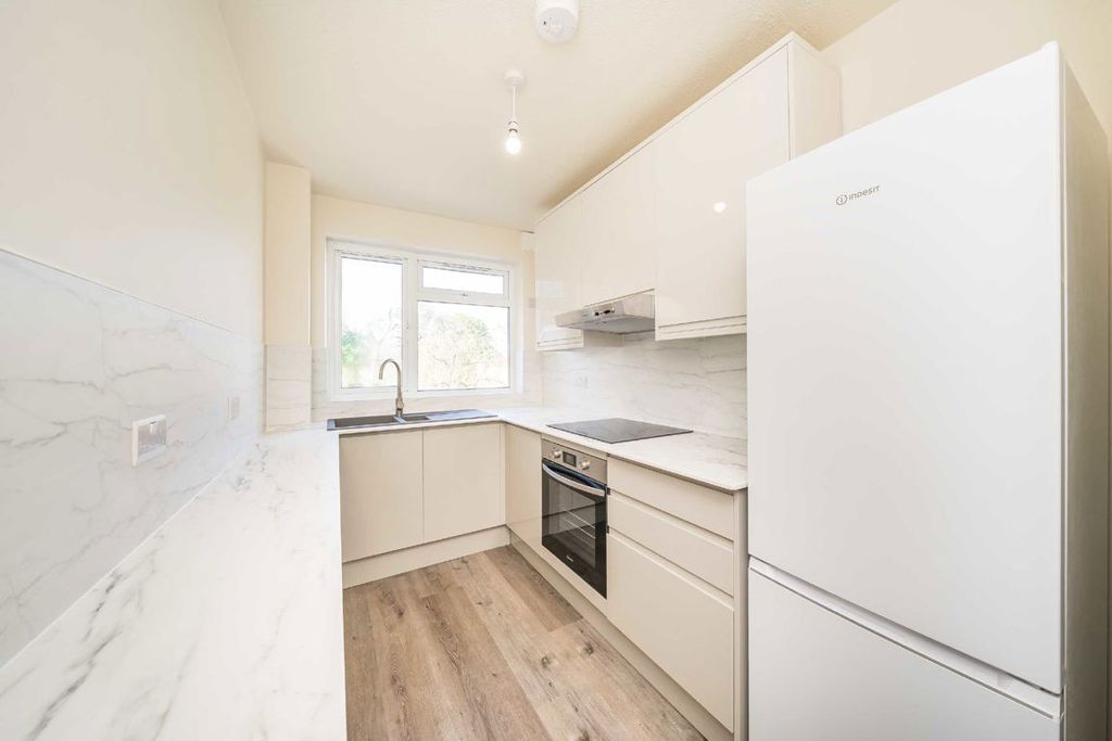 Property photo 1 of 3