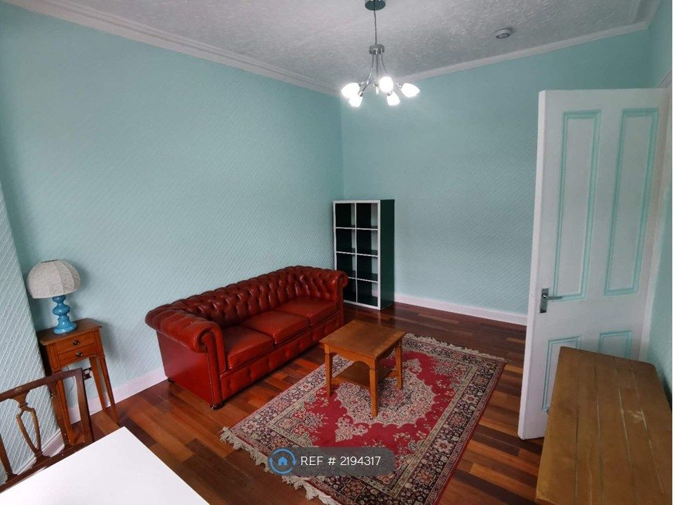 Property photo 3 of 18 Living Room View