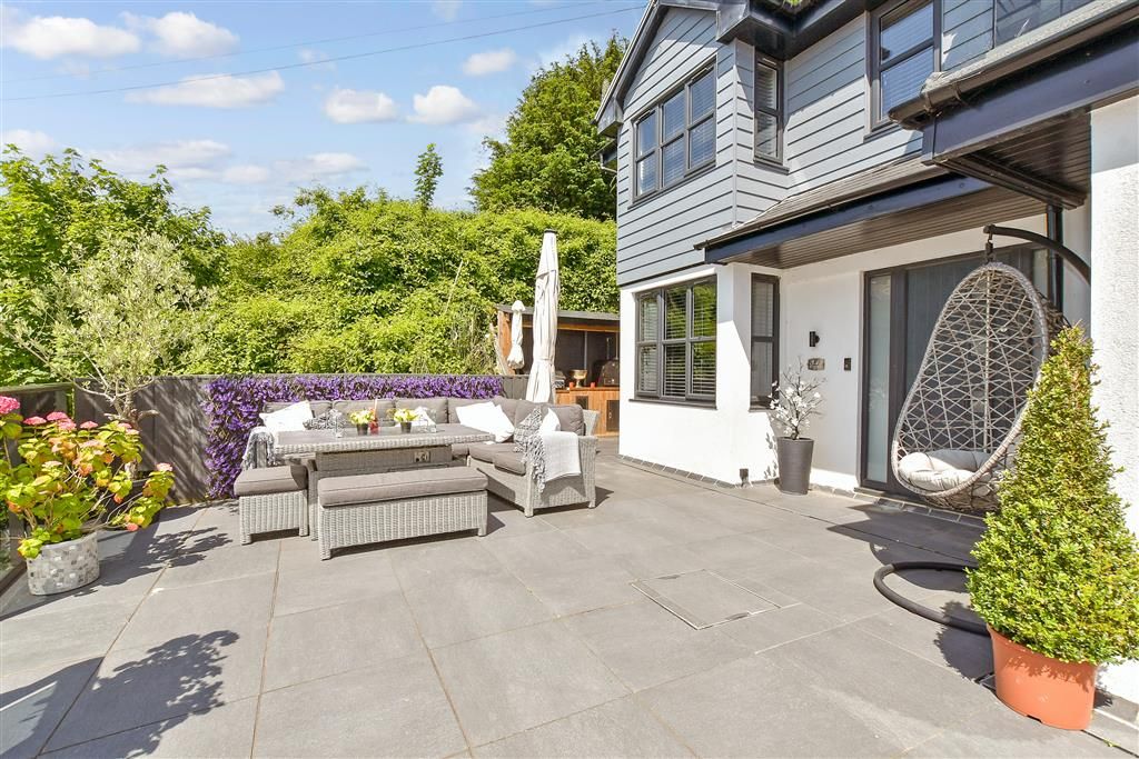 Property photo 3 of 15 Balcony / Terrace