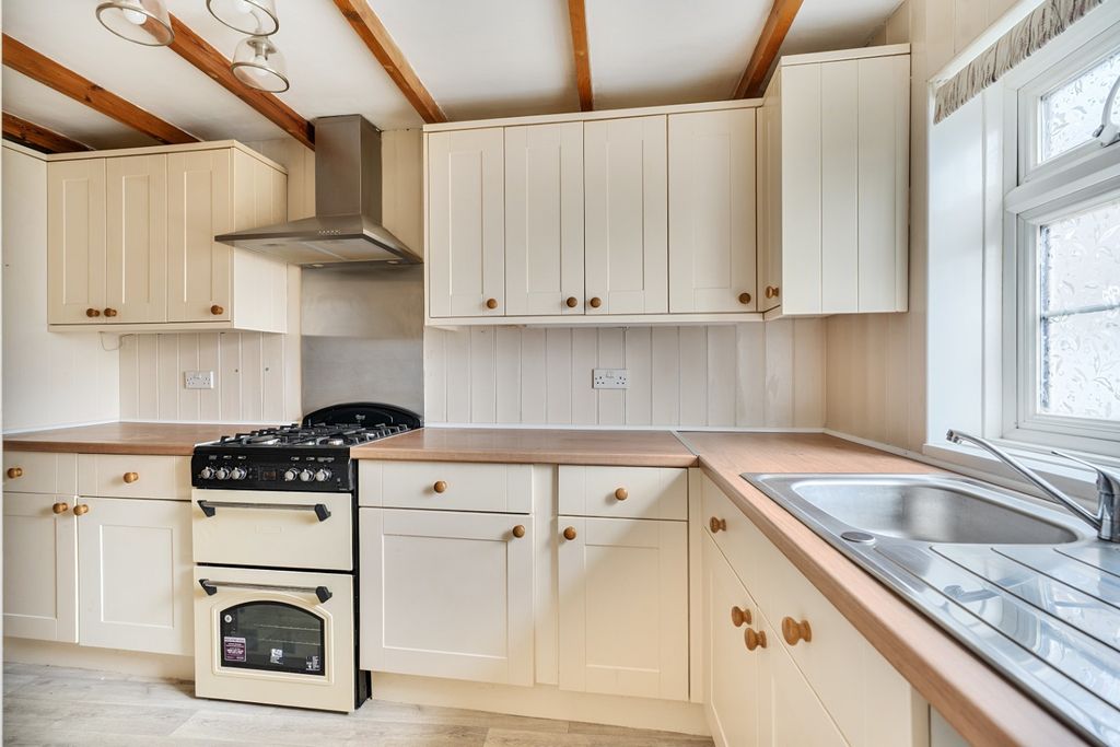 Property photo 2 of 13 5319014