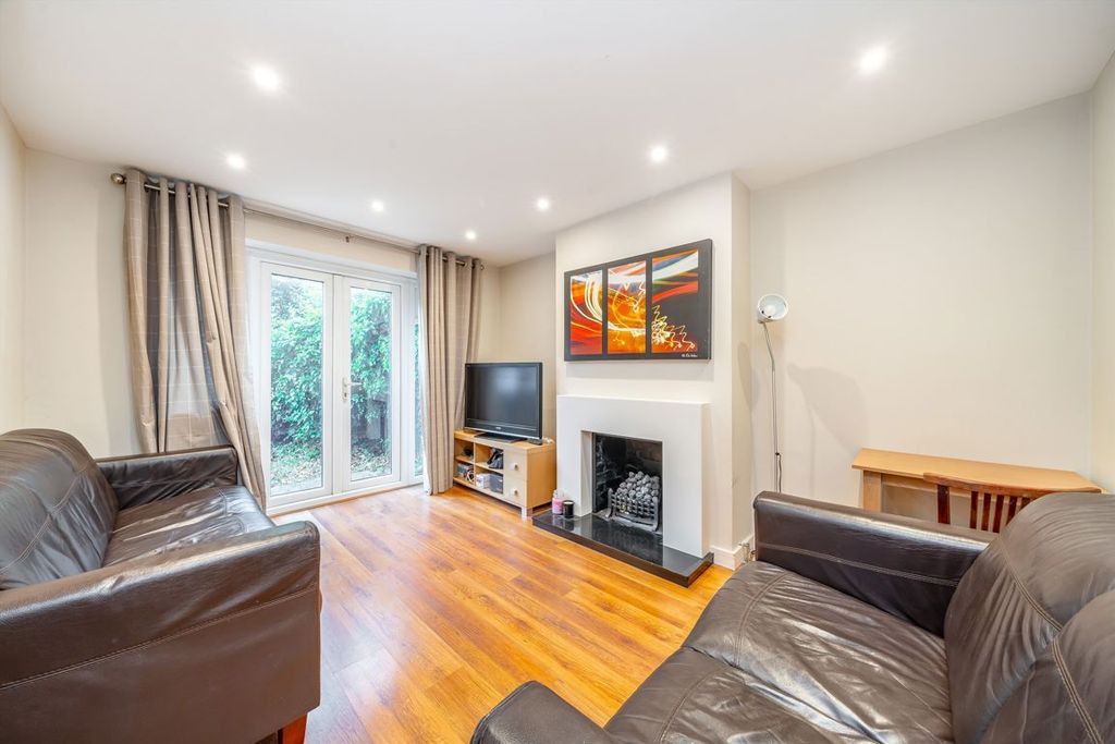 Property photo 2 of 7