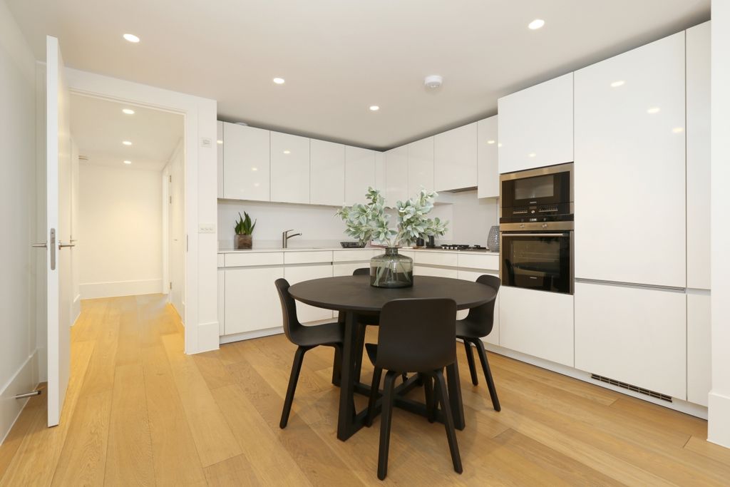 Property photo 1 of 8 Kitchen