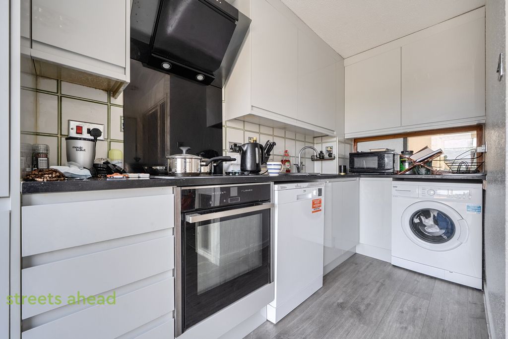 Property photo 3 of 15 2364E85d-B4Fb-44A...