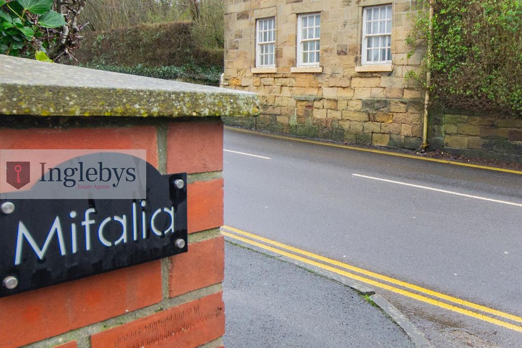 Property photo 1 of 25