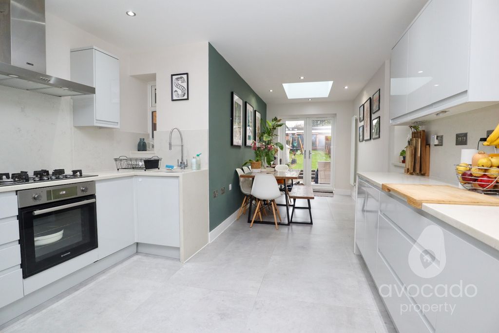 Property photo 3 of 18 4711779