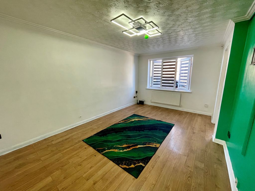 Property photo 3 of 9 Living Room