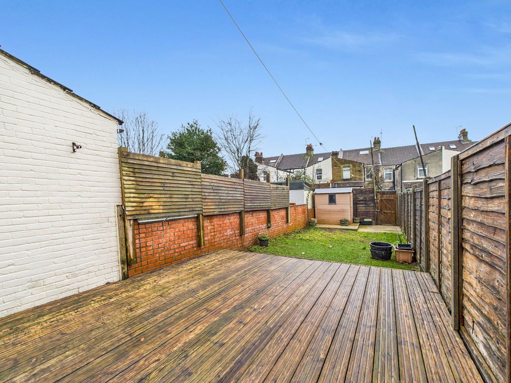 Property photo 1 of 10 Photo 11