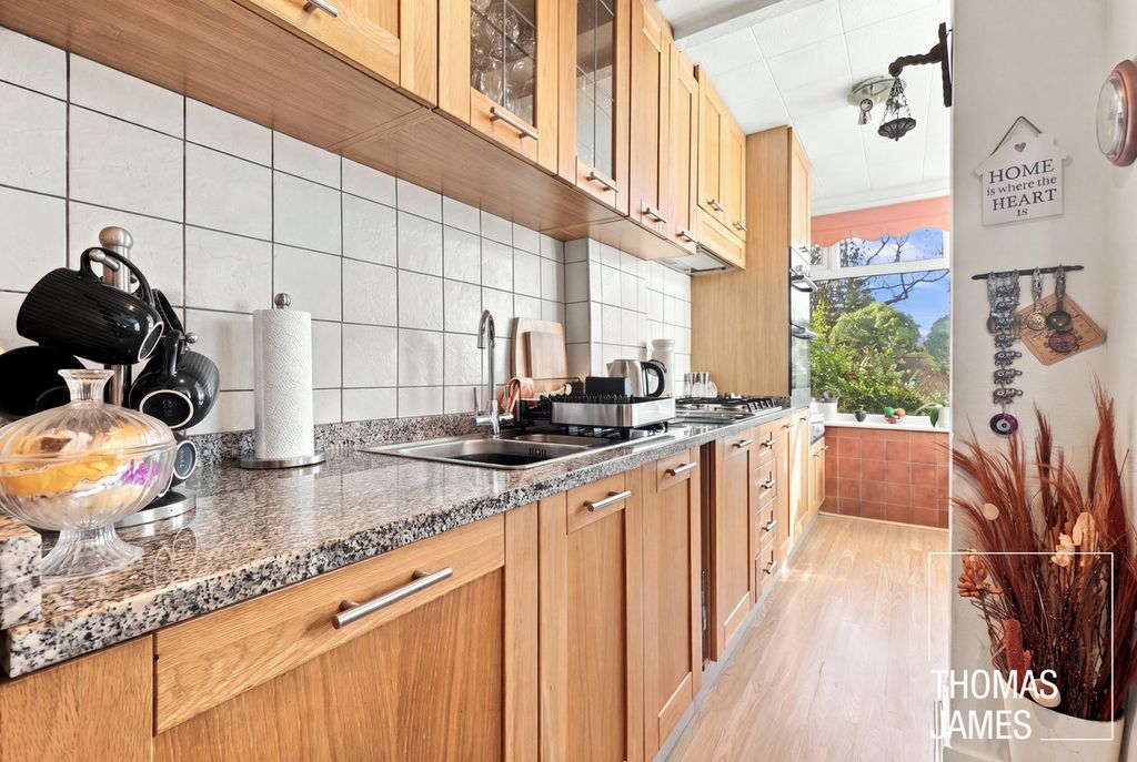 Property photo 2 of 30