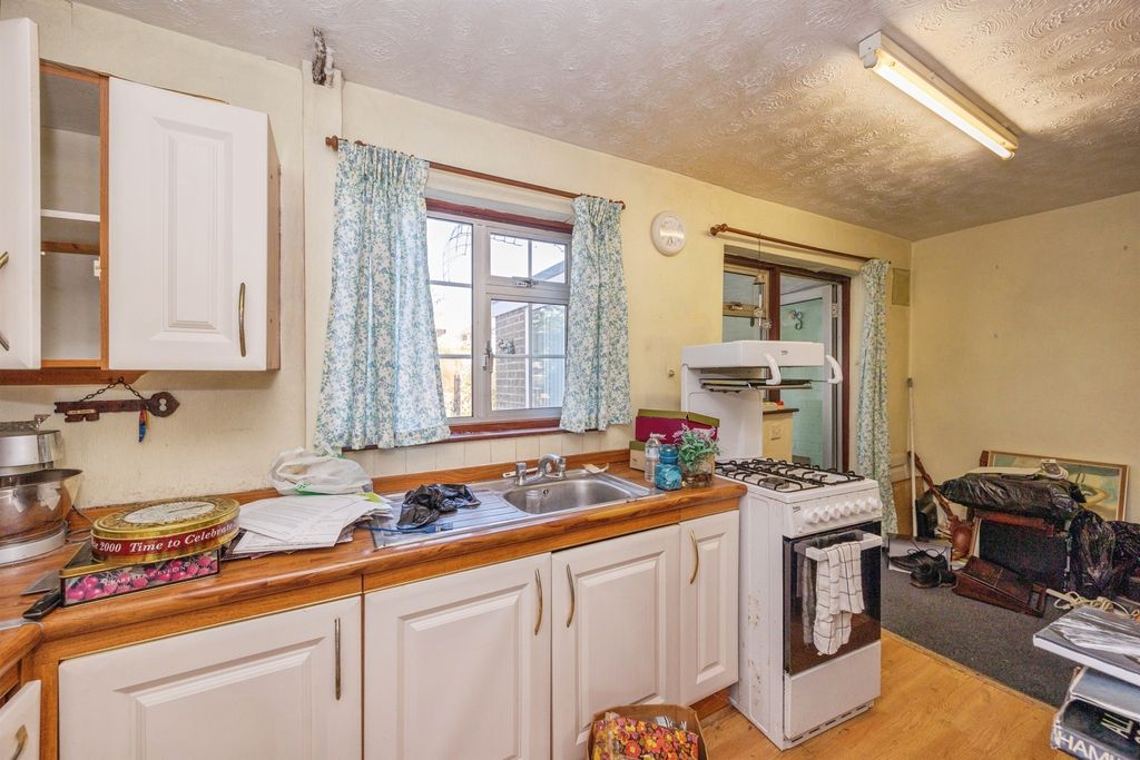 Property photo 3 of 15