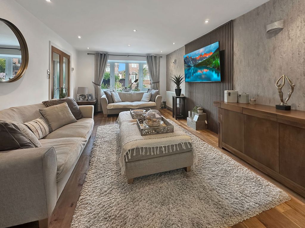 Property photo 3 of 34