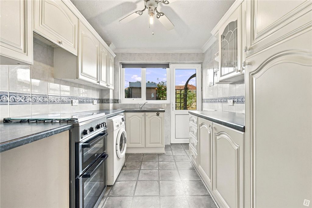 Property photo 3 of 12 Kitchen