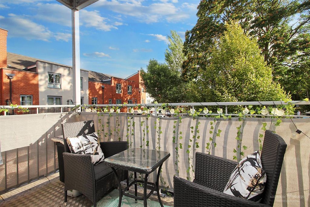 Property photo 2 of 17 Balcony