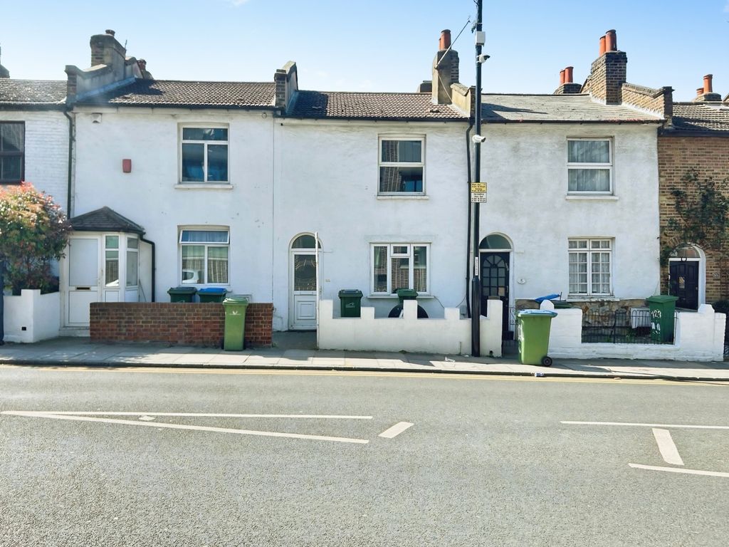 Property photo 1 of 12 External