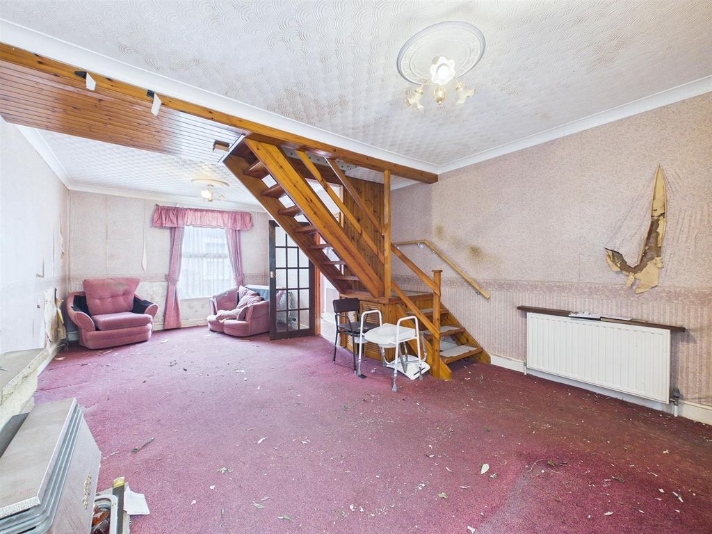 Property photo 2 of 12 3 - Two Bedroom House In Victoria Park.Jpg