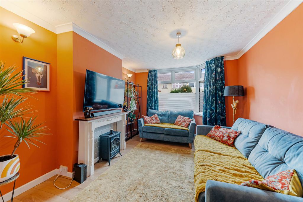 Property photo 3 of 19 Living Room