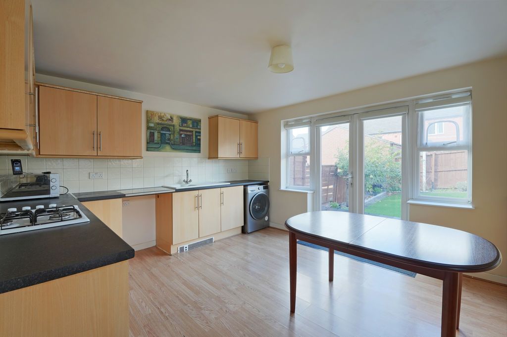 Property photo 2 of 30 Kitchen