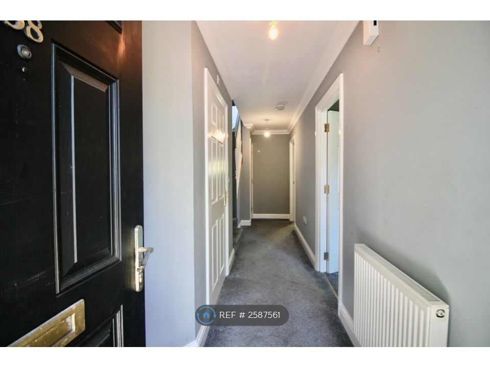 Property photo 2 of 22 Entrance Hall