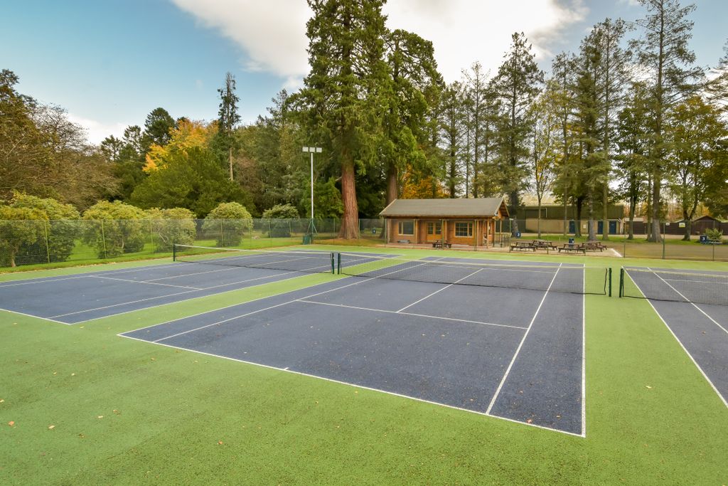 Property photo 1 of 5