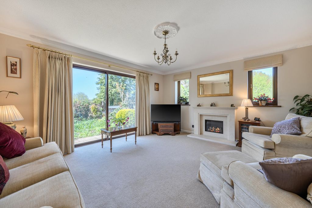 Property photo 2 of 32 Living Room