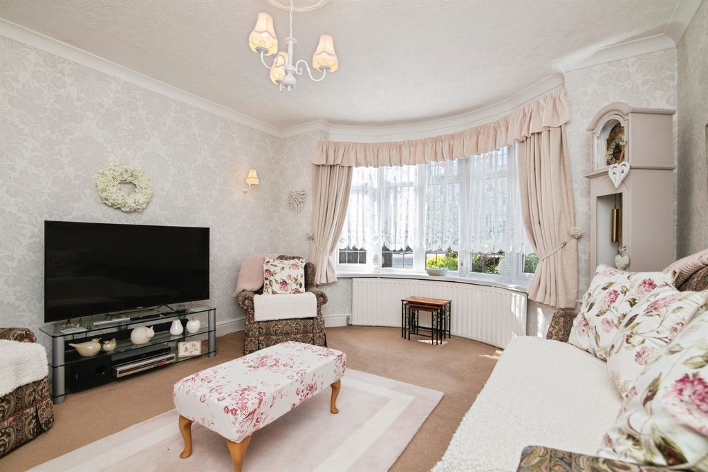 Property photo 3 of 21