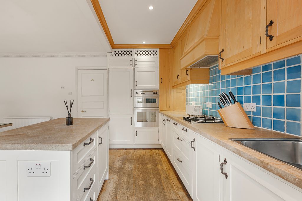 Property photo 3 of 22