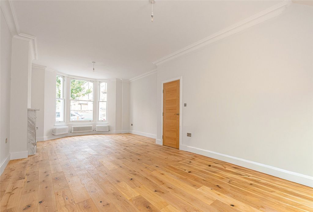 Property photo 2 of 14 Picture No. 02
