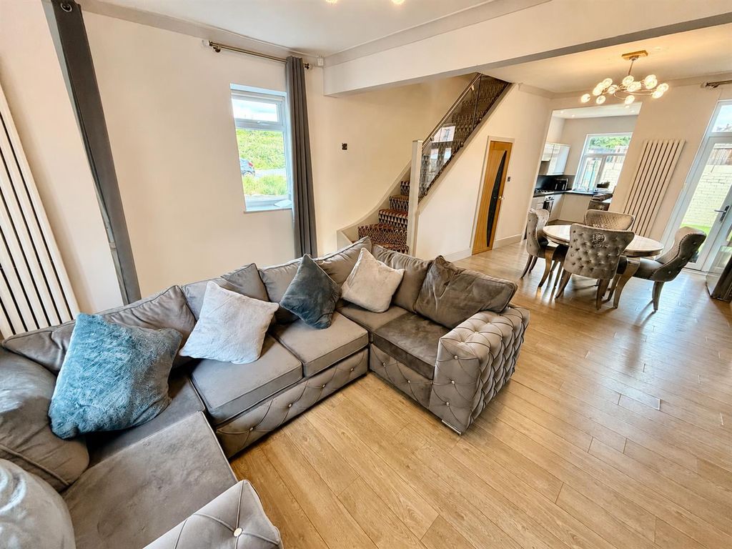 Property photo 2 of 17 Lounge/Dining Room