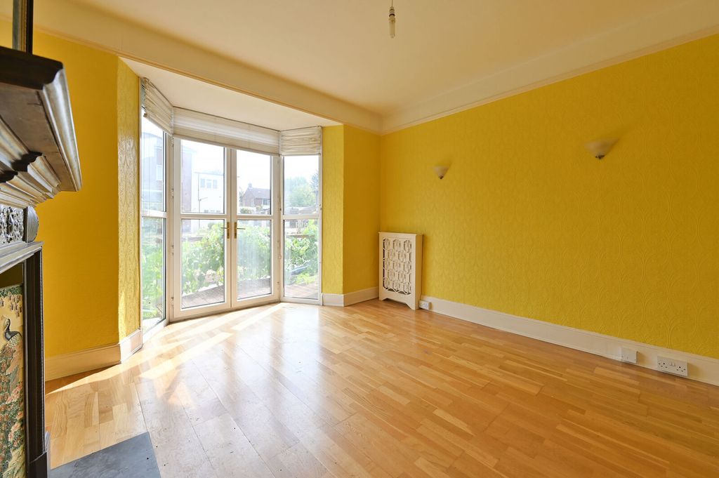 Property photo 3 of 30