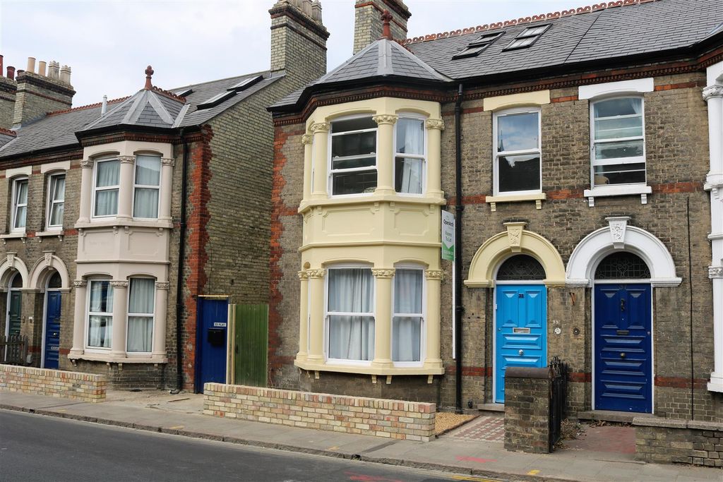 Property photo 3 of 8 External .Jpg